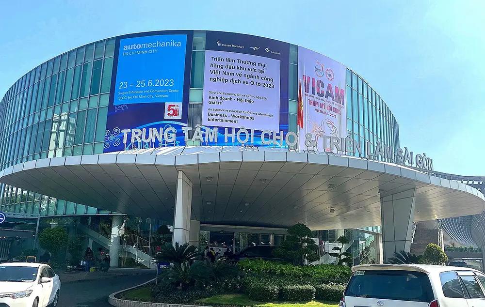 LuxFighter Car LEDヘッドライト2023 AutomeChenica Ho Chi Minh City